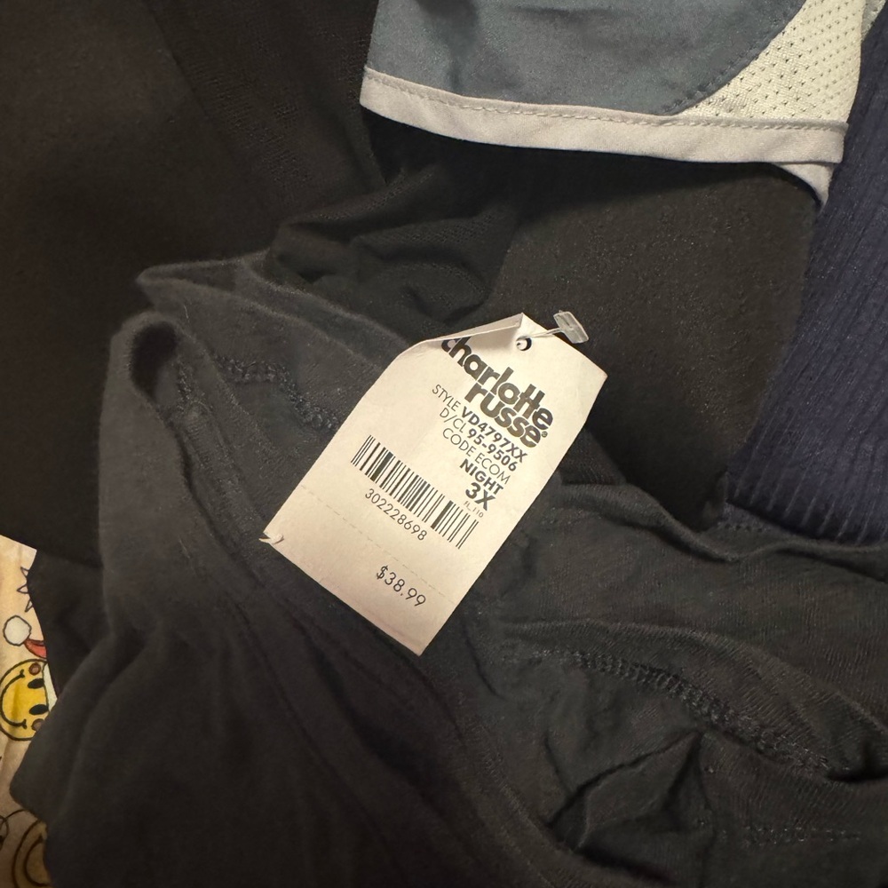 3X Assorted Clothing Bundle - image 4